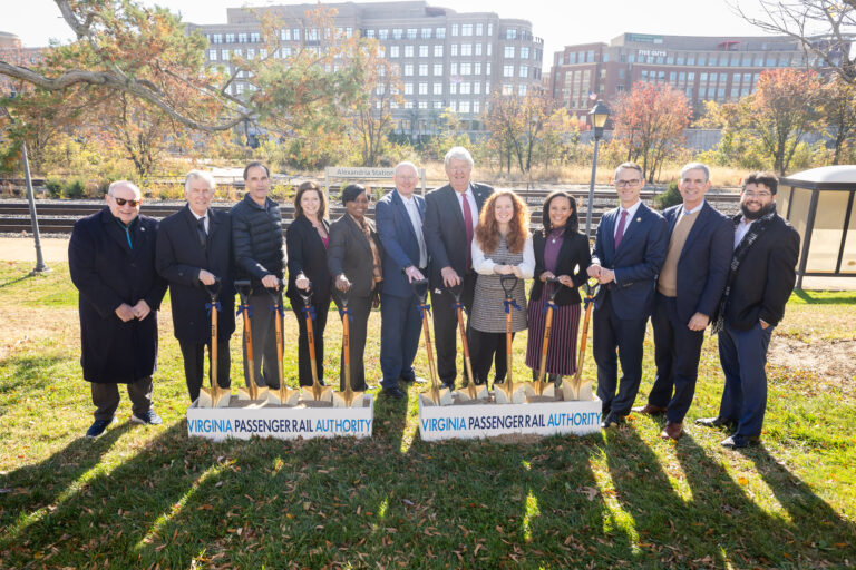 ALX Groundbreaking VIPs w shovels